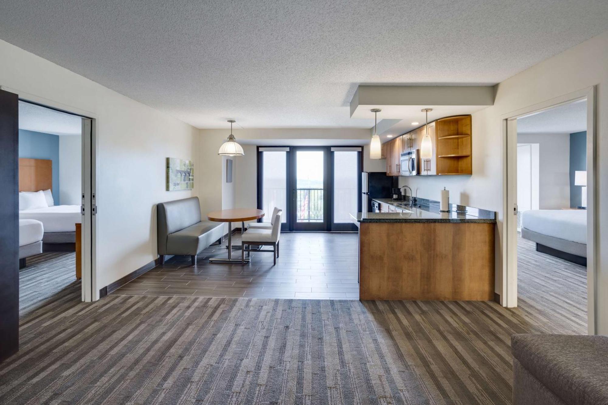 Hyatt House Hartford North/Windsor Hotel Buitenkant foto